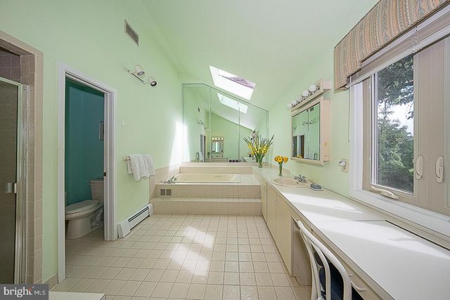 214 CORNELL DR, Bryn Mawr, PA 19010