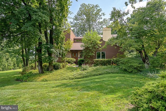 214 CORNELL DR, Bryn Mawr, PA 19010