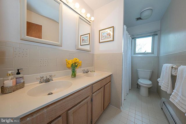 214 CORNELL DR, Bryn Mawr, PA 19010