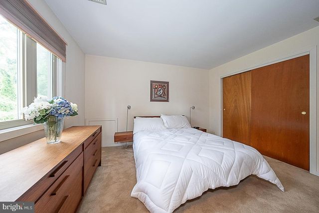 214 CORNELL DR, Bryn Mawr, PA 19010