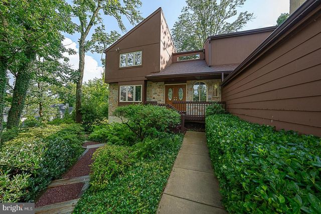 214 CORNELL DR, Bryn Mawr, PA 19010
