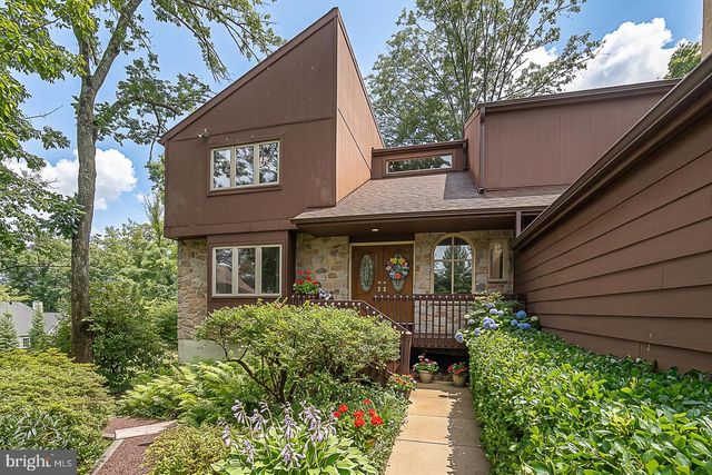 214 CORNELL DR, Bryn Mawr, PA 19010