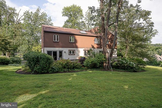 214 CORNELL DR, Bryn Mawr, PA 19010