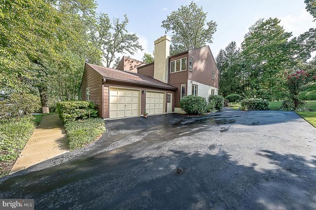 214 CORNELL DR, Bryn Mawr, PA 19010