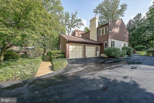 214 CORNELL DR, Bryn Mawr, PA 19010