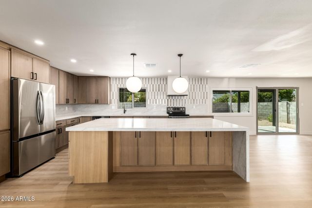 3515 E WINCHCOMB Drive, Phoenix, AZ 85032