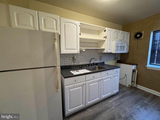 2808 WINDSOR AVE, Baltimore, MD 21216