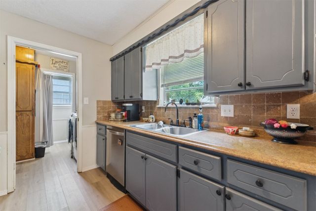 1515 Oakhurst Avenue, Norman, OK 73071