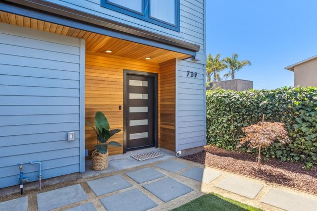 737 61st St, Oakland, CA 94609