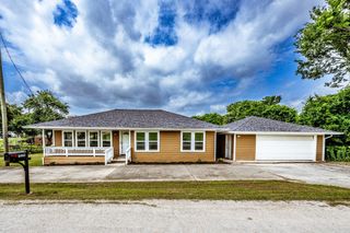280 Crestmont Street, Point Blank, TX 77364