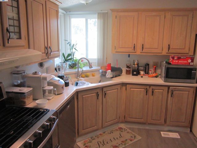 711 Old Canyon Rd SPC 33, Fremont, CA 94536