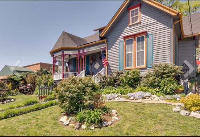 210 S 6th St, Pulaski, TN 38478
