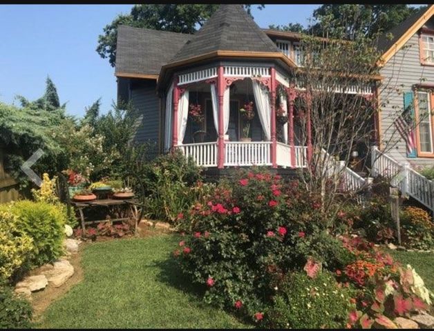 210 S 6th St, Pulaski, TN 38478