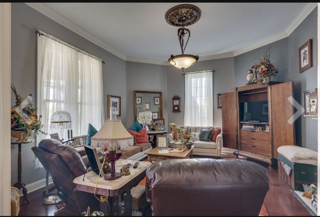 210 S 6th St, Pulaski, TN 38478