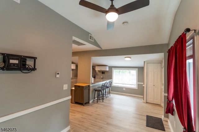 6 Oak Ln, Hardyston Twp., NJ 07460