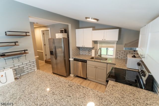 6 Oak Ln, Hardyston Twp., NJ 07460