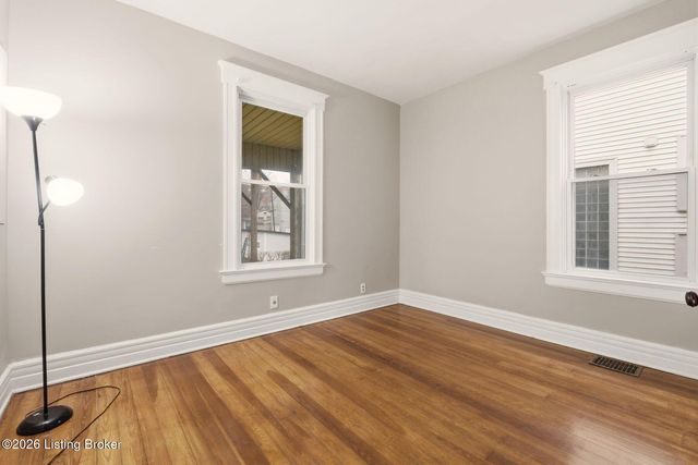 1722 Eastern Pkwy, Louisville, KY 40204