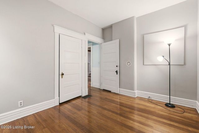 1722 Eastern Pkwy, Louisville, KY 40204