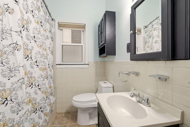 1722 Eastern Pkwy, Louisville, KY 40204