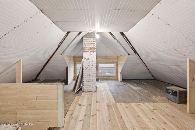 1722 Eastern Pkwy, Louisville, KY 40204