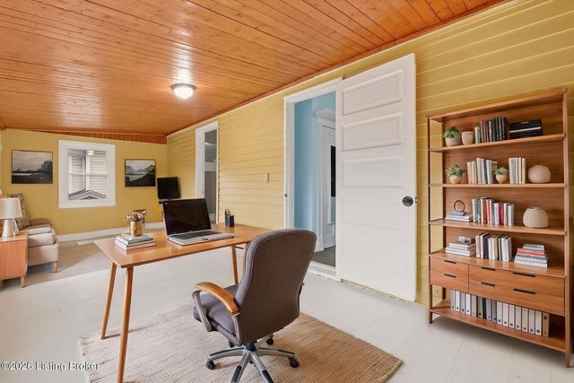 1722 Eastern Pkwy, Louisville, KY 40204