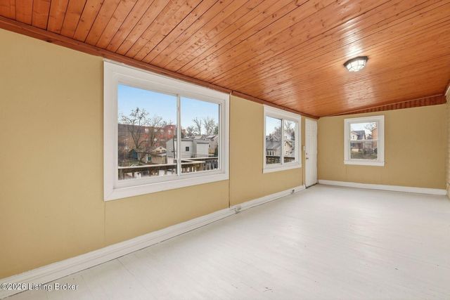 1722 Eastern Pkwy, Louisville, KY 40204