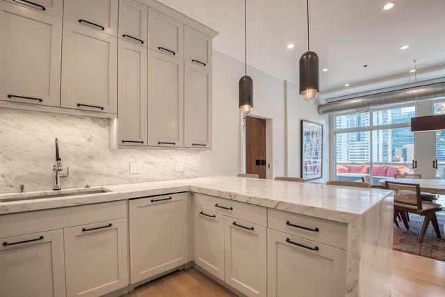 910 W Madison Street 904E, Chicago, IL 60607