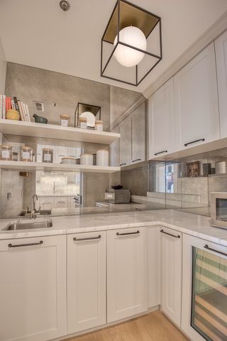 910 W Madison Street 904E, Chicago, IL 60607