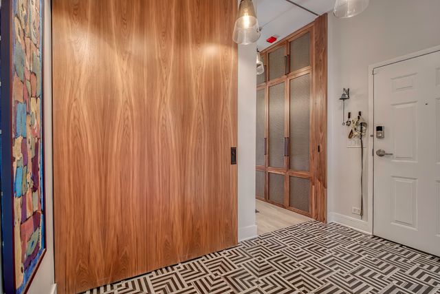 910 W Madison Street 904E, Chicago, IL 60607