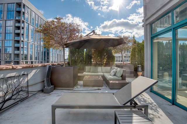 910 W Madison Street 904E, Chicago, IL 60607