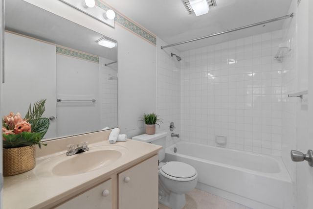 1251 SW 125th Avenue 105-t, Pembroke Pines, FL 33027