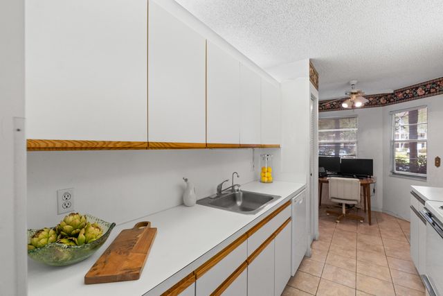 1251 SW 125th Avenue 105-t, Pembroke Pines, FL 33027