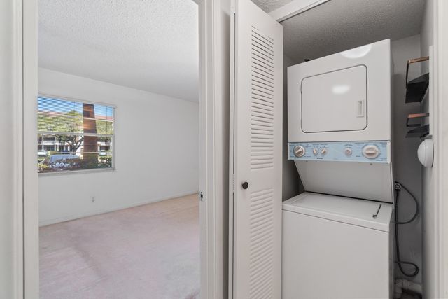 1251 SW 125th Avenue 105-t, Pembroke Pines, FL 33027