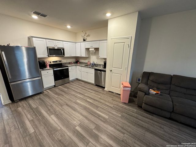 7739 Fern Hollow, San Antonio, TX 78252