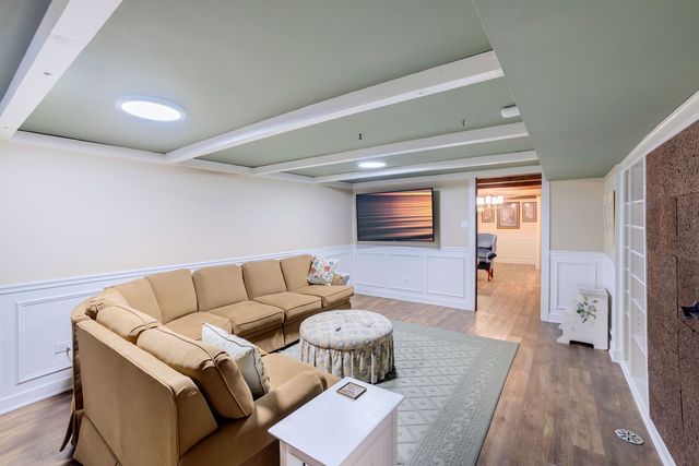 8225 Lorel Avenue, Burbank, IL 60459