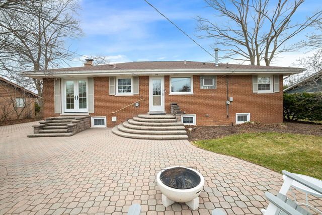 8225 Lorel Avenue, Burbank, IL 60459