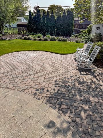 8225 Lorel Avenue, Burbank, IL 60459