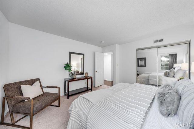 8930 Cardinal Terrace, St Louis, MO 63144