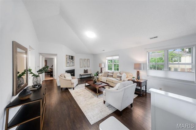 8930 Cardinal Terrace, St Louis, MO 63144