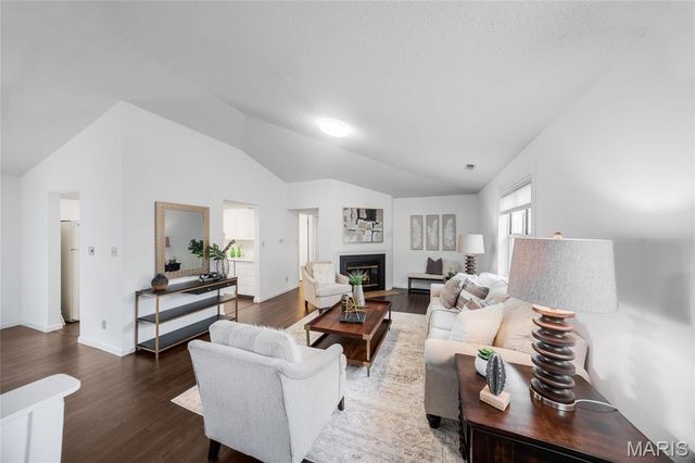 8930 Cardinal Terrace, St Louis, MO 63144