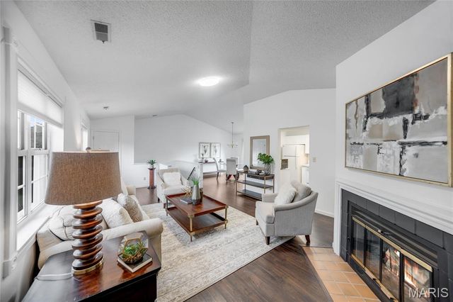 8930 Cardinal Terrace, St Louis, MO 63144