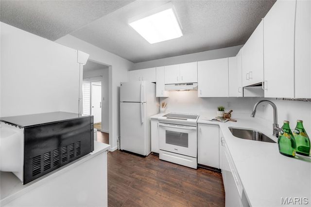 8930 Cardinal Terrace, St Louis, MO 63144