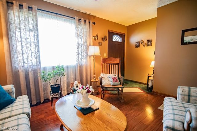 808 28th Street, Vienna, WV 26105