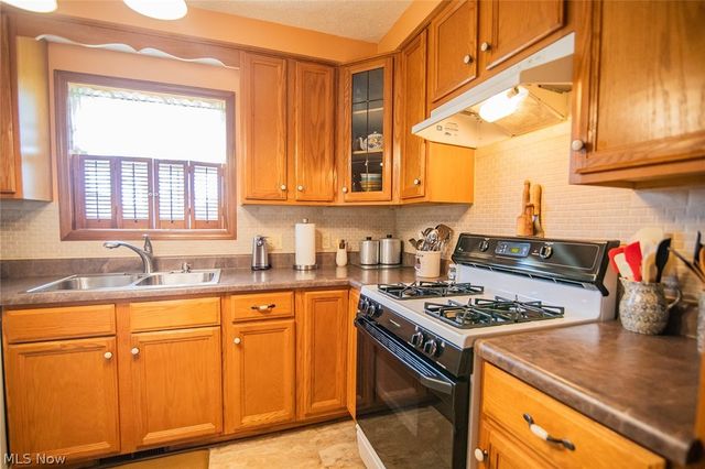 808 28th Street, Vienna, WV 26105