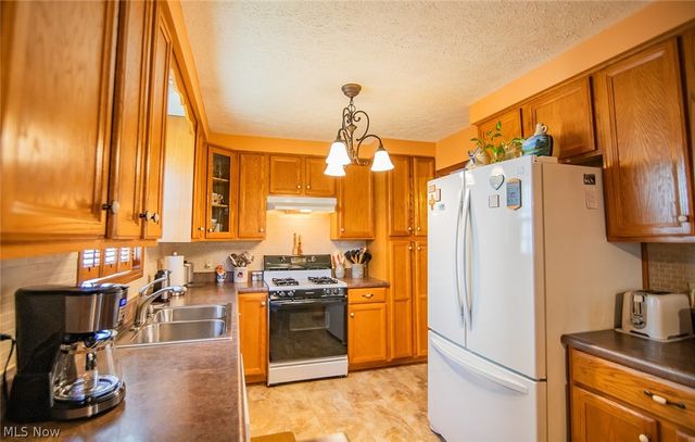 808 28th Street, Vienna, WV 26105