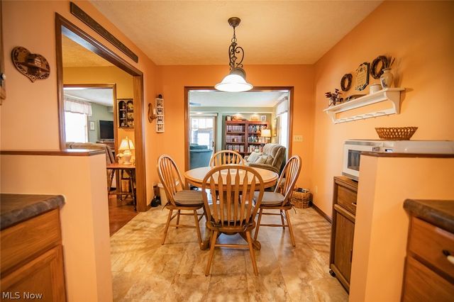 808 28th Street, Vienna, WV 26105