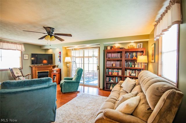 808 28th Street, Vienna, WV 26105