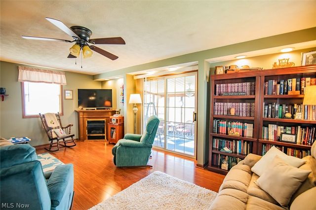 808 28th Street, Vienna, WV 26105