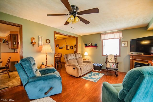 808 28th Street, Vienna, WV 26105