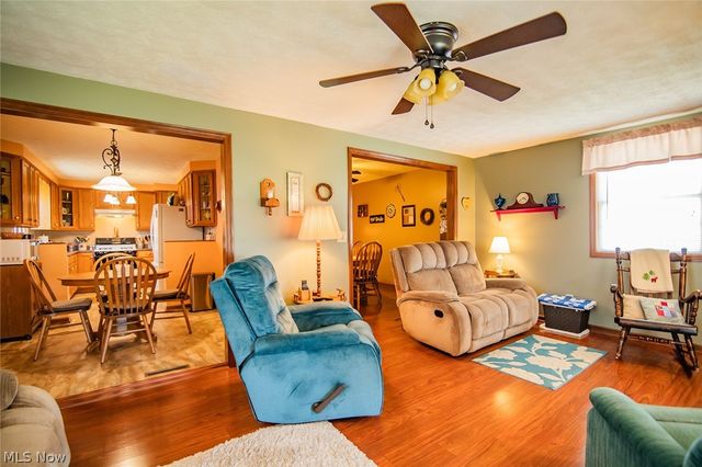 808 28th Street, Vienna, WV 26105